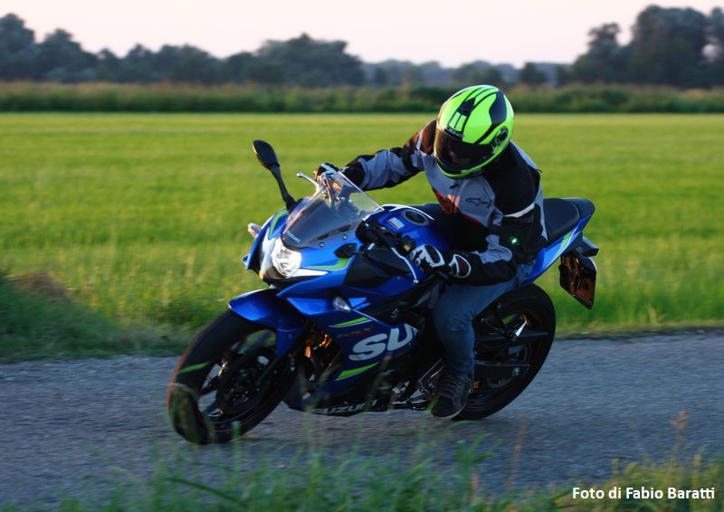 Suzuki GSX-R250 action