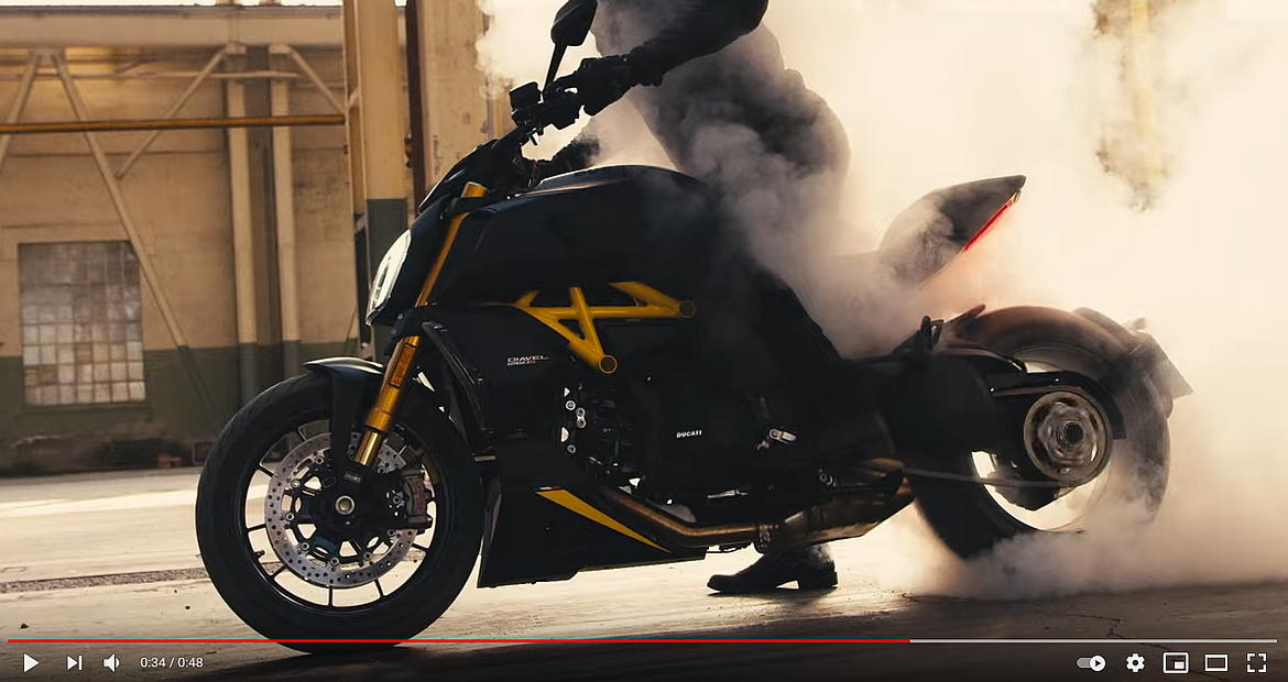 Video Ducati Diavel 1260S 2021