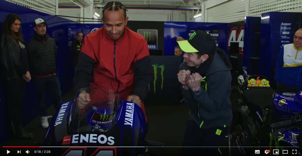 Lewis Hamilton e Valentino Rossi