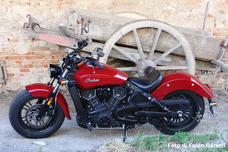 Indian Scout Sixty laterale