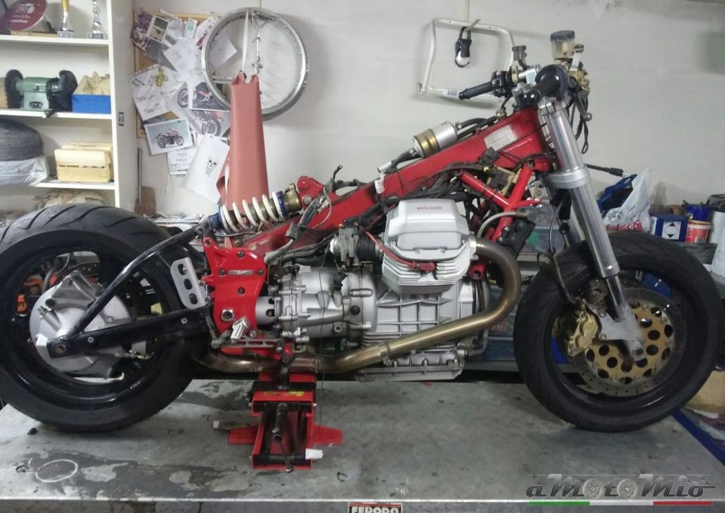 MotoGuzzi V11 Servera nuda