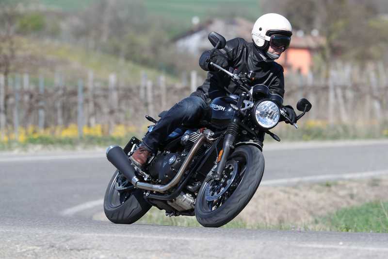 TRIUMPH SPEED TWIN – Prova aMotoMio