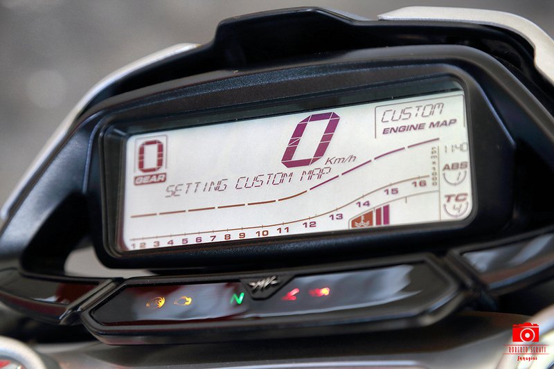 Display MV Agusta Dragster 800 RR