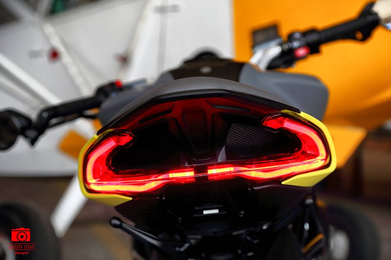 MV Agusta Dragster 800 RR coda