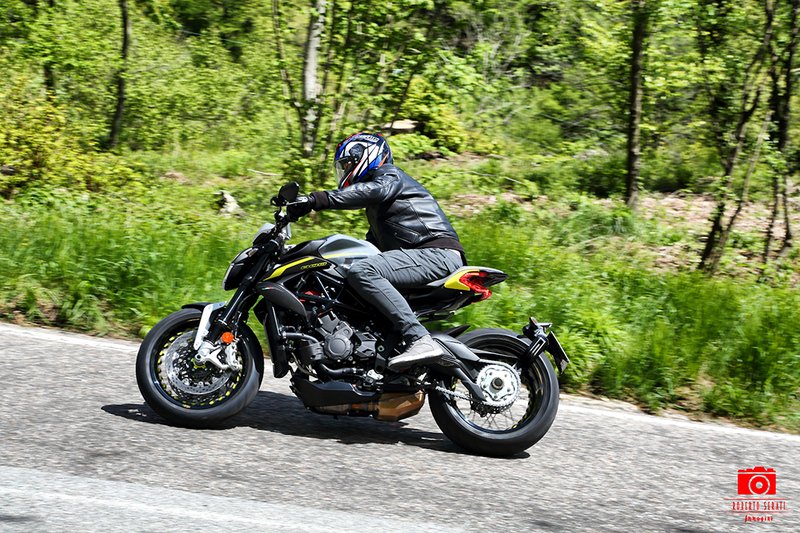 MV Agusta Dragster 800 RR in azione