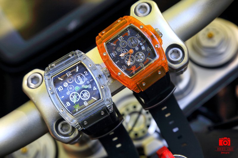Orologio Tecnochic arancione e trasparente