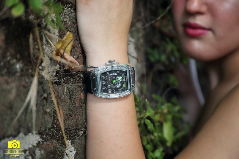 Orologio Tecnoschic trasparente