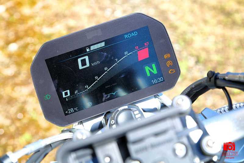 TFT R1250R