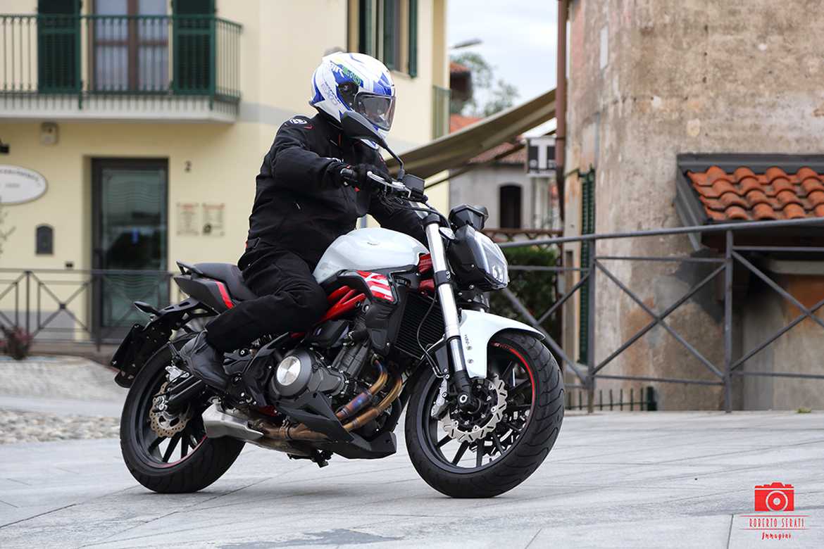 Action Benelli 302s