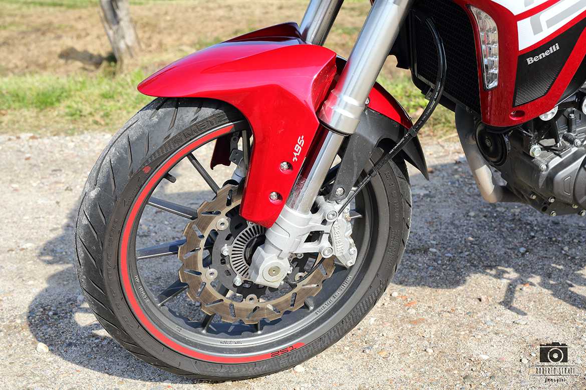 Benelli TRK 251