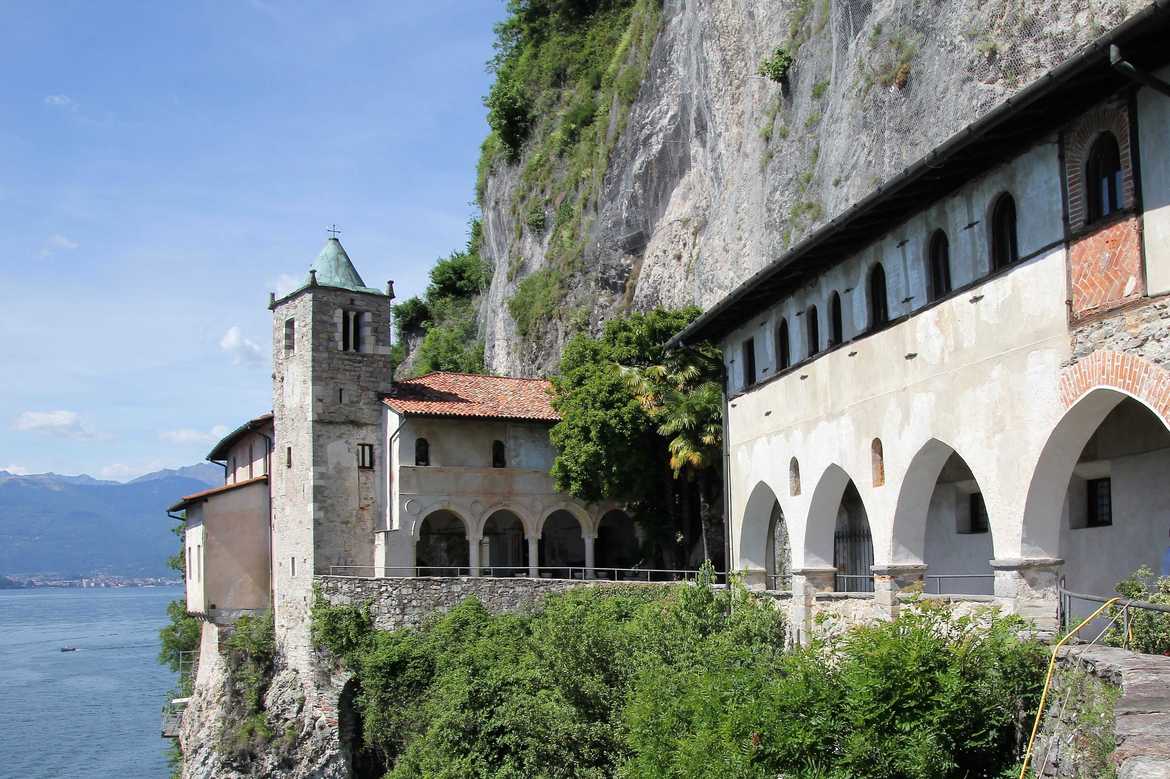 Lago maggiore Santa Caterina del sasso