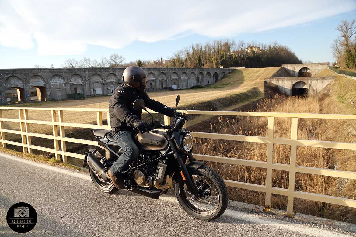 Husqvarna Svartpilen 701 Vizzola Ticino