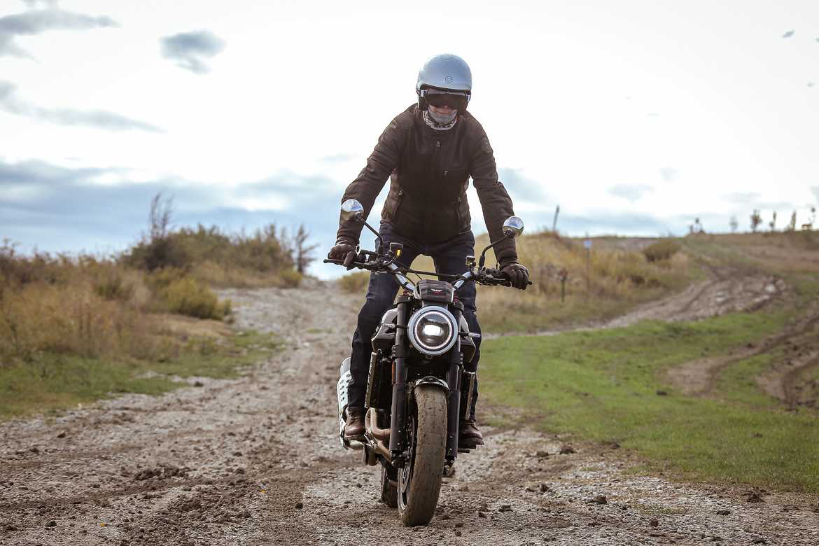 Moto Morini Super Scrambler off