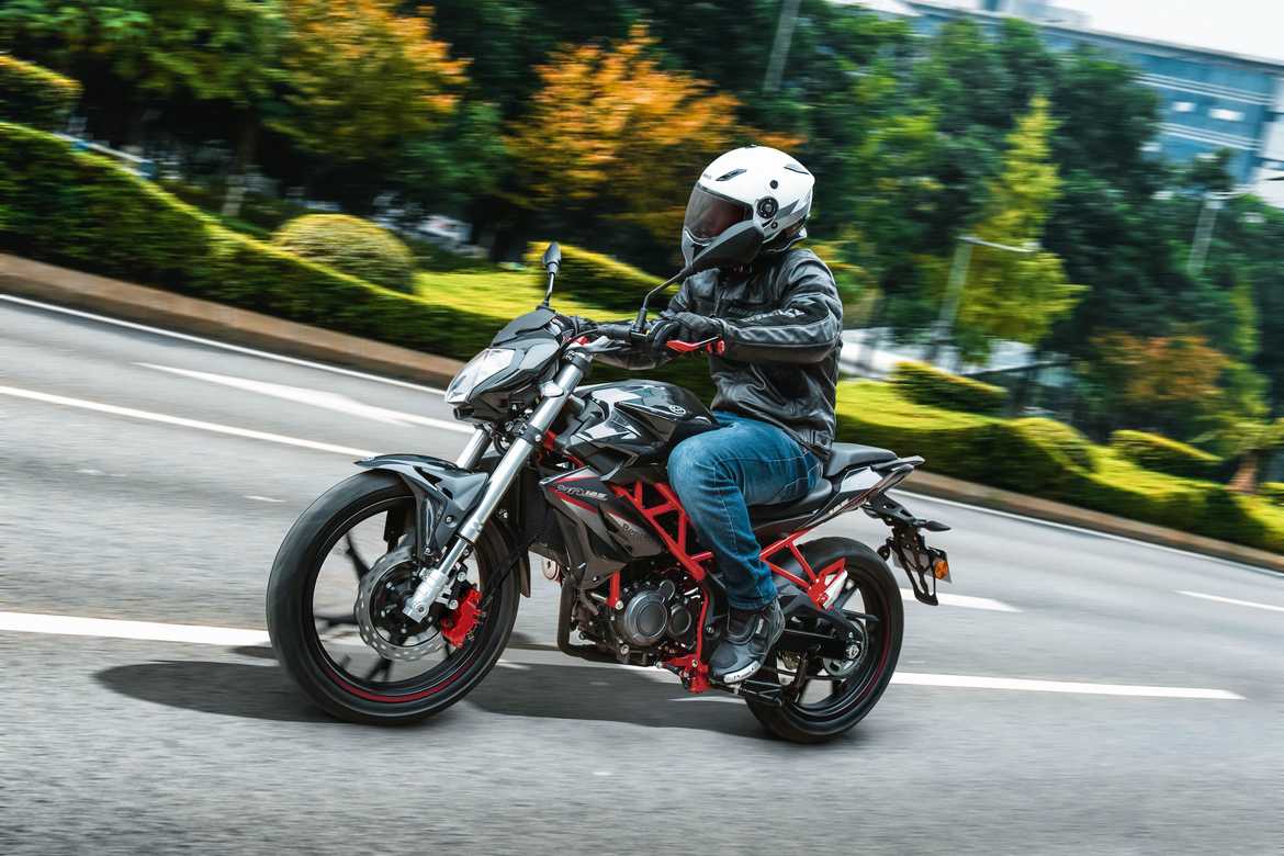 Benelli BN125 1 Benelli BN125 1