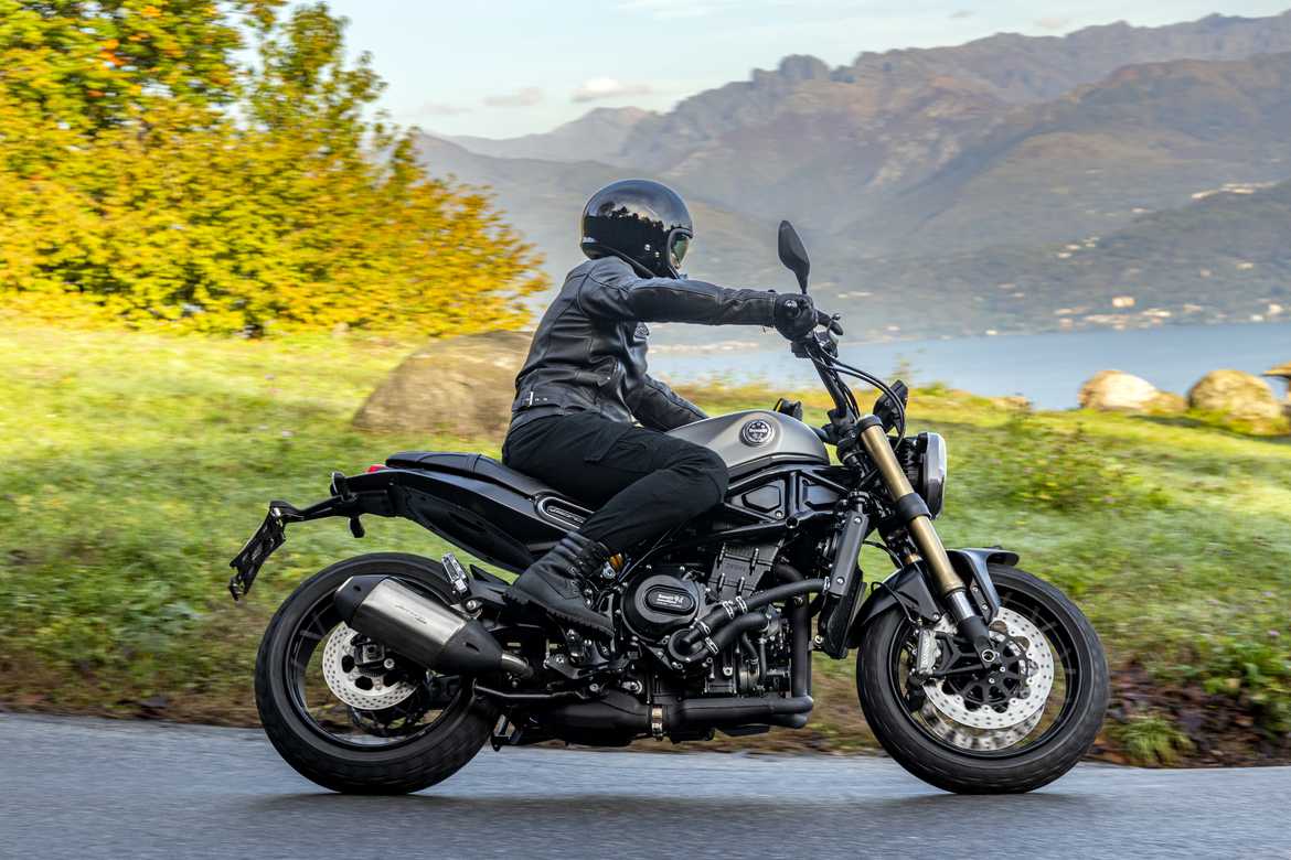 Benelli Leoncino 800