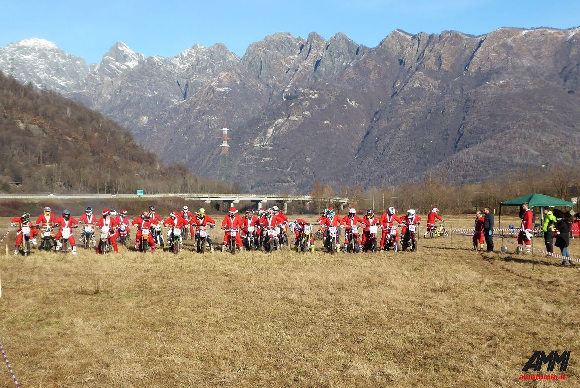 La carica dei Babbo Natale 7
