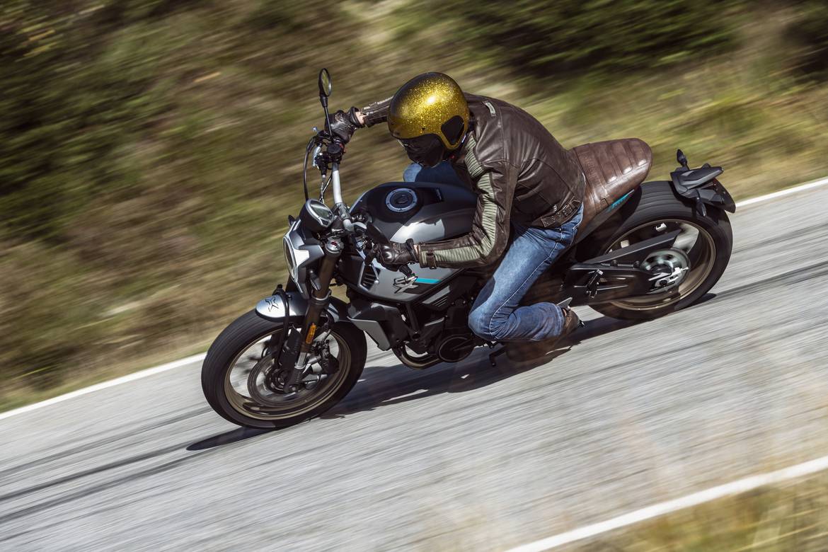 CFMOTO 700CL-X