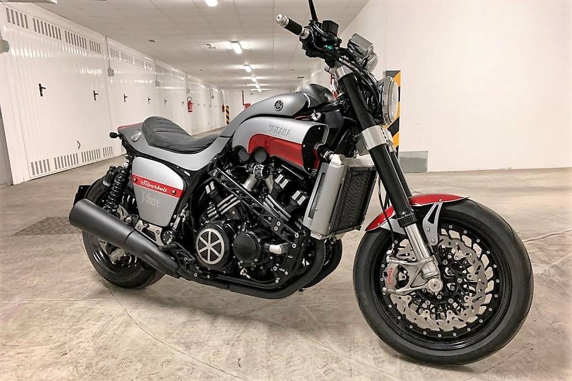 Yamaha V-Max Silverbolt