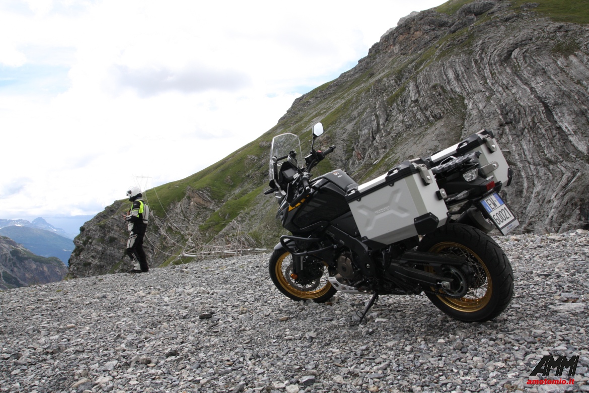 suzuki v strom 1050 xt