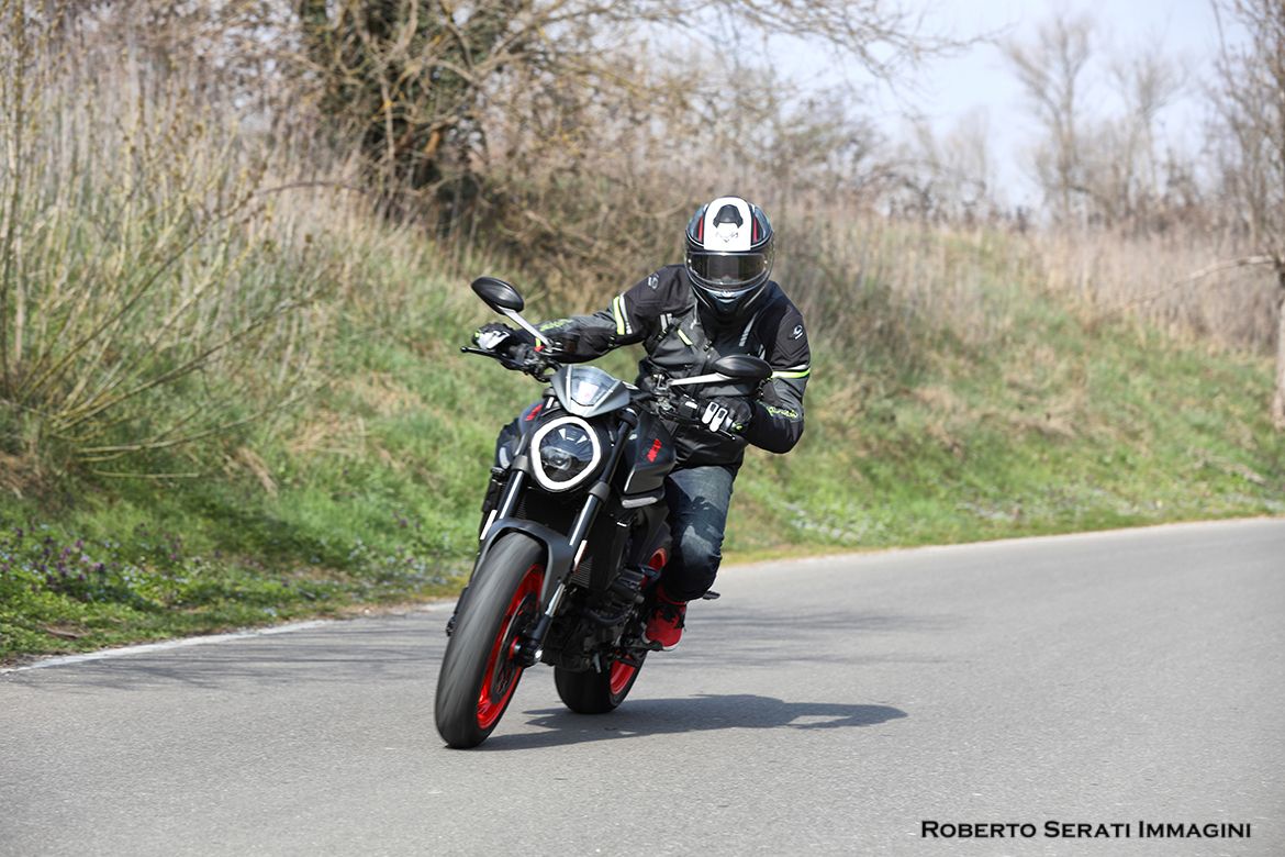 Monster 937 5