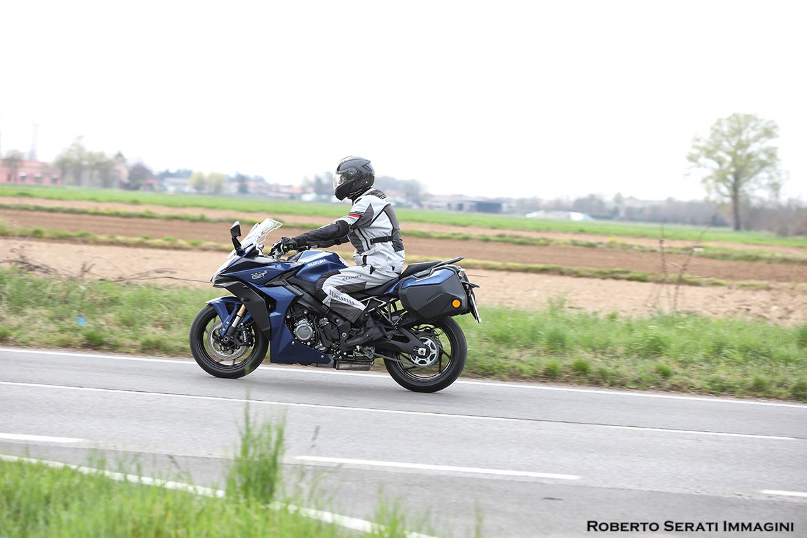 Suzuki GSX S1000GT 7