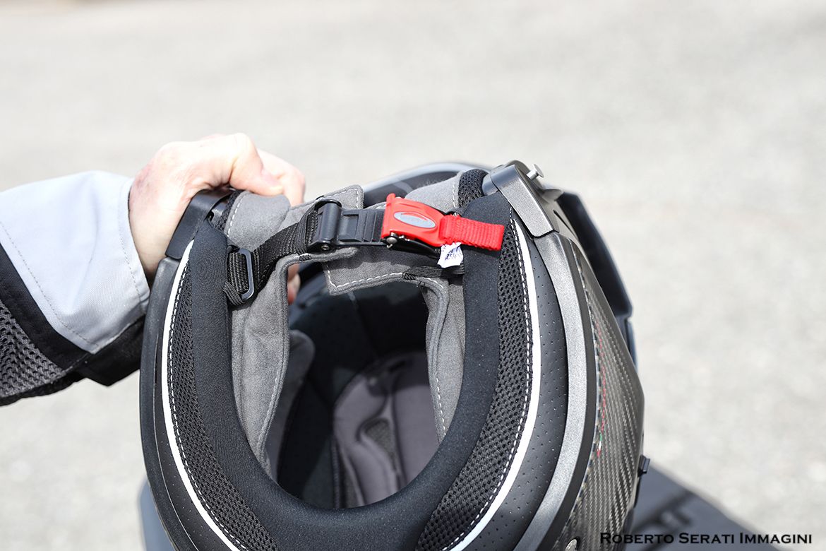 Caberg Levo Carbon 3