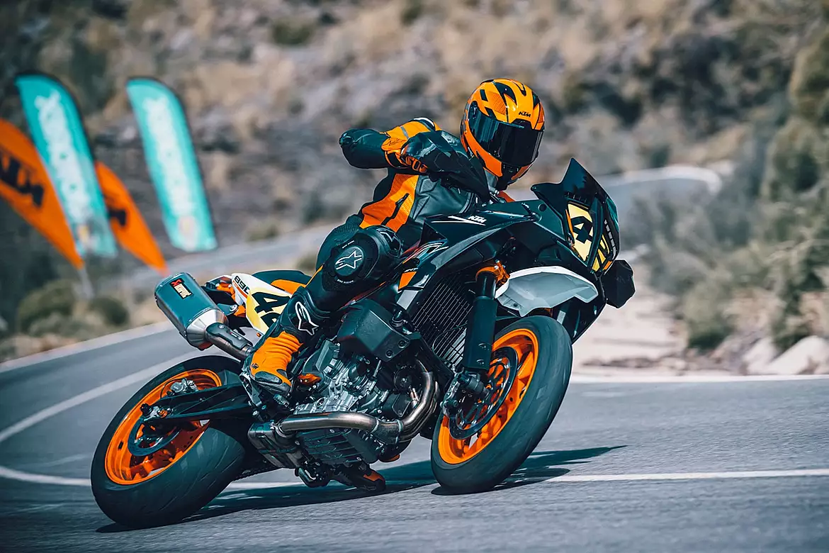 Nuova KTM SMT 890 