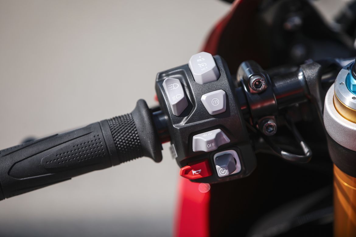 Speed Triple 1200RR 7 Speed Triple 1200RR 7