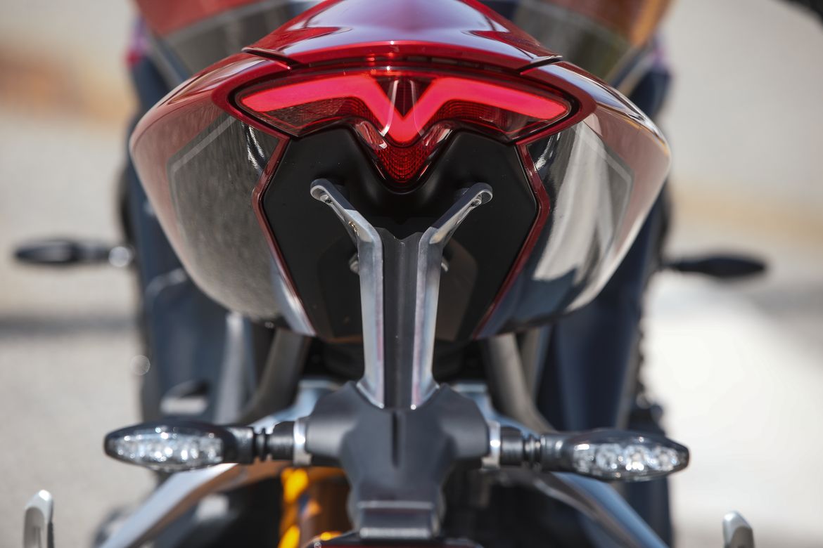 Speed Triple 1200RR 8 Speed Triple 1200RR 8