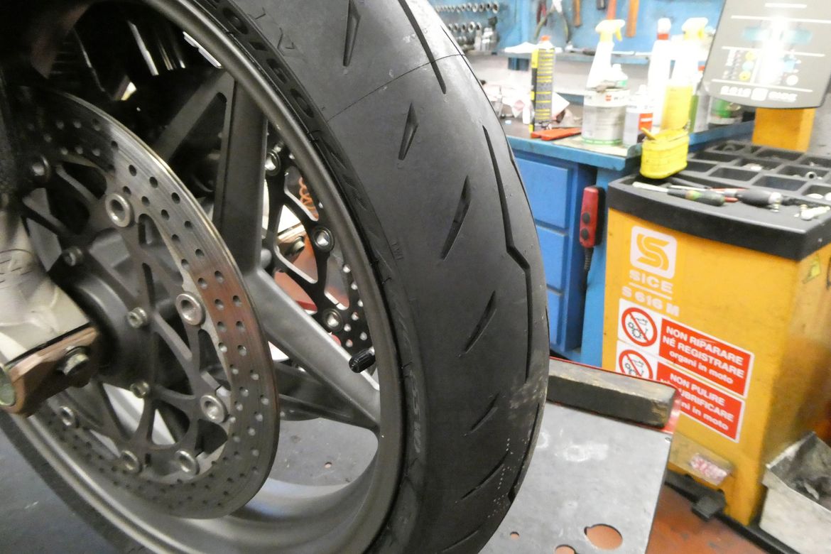 Pirelli Diablo Rosso IV 5