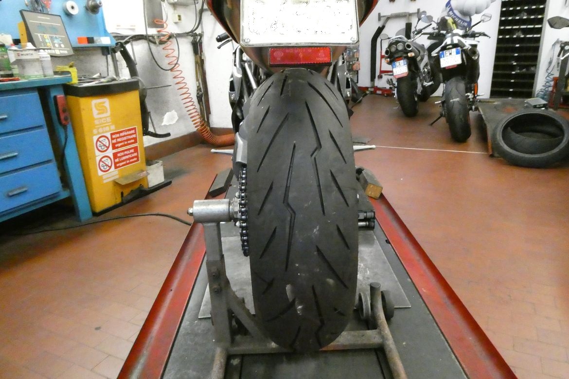 Pirelli Diablo Rosso IV 6