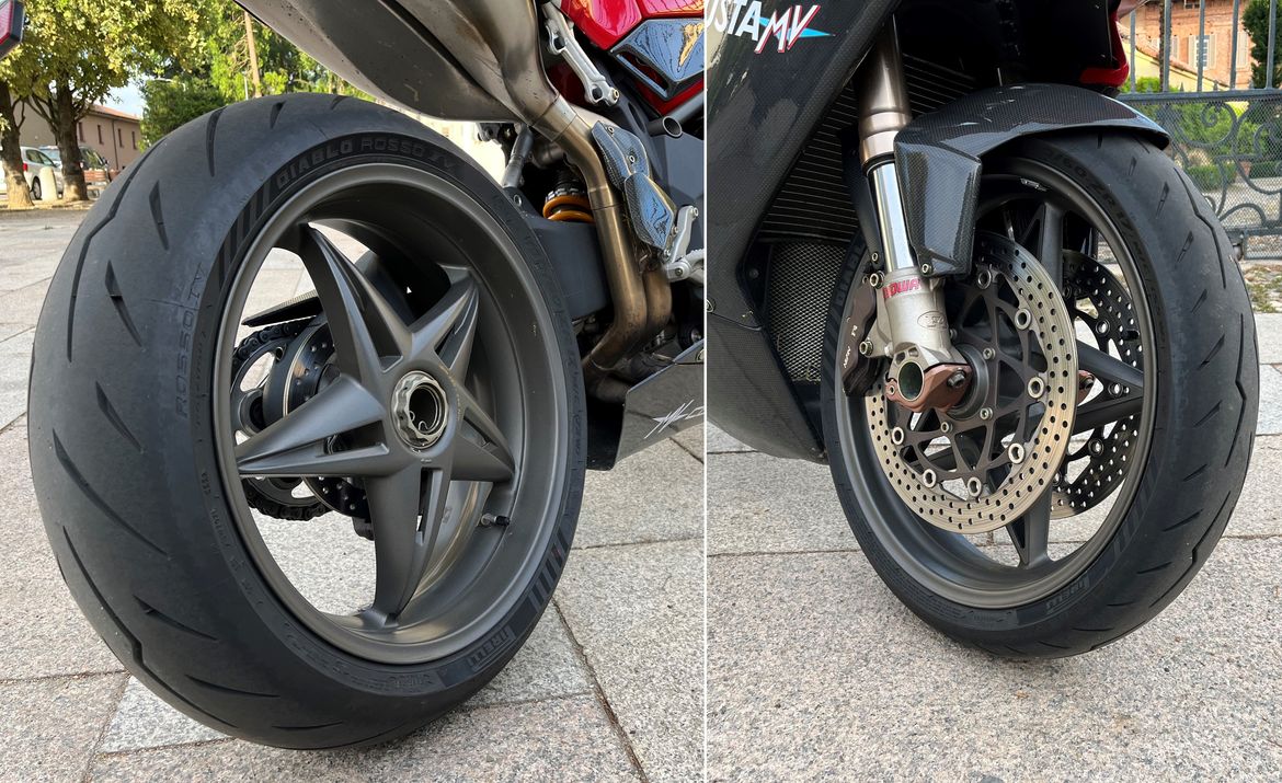 Pirelli Diablo Rosso IV 4 Pirelli Diablo Rosso IV 4