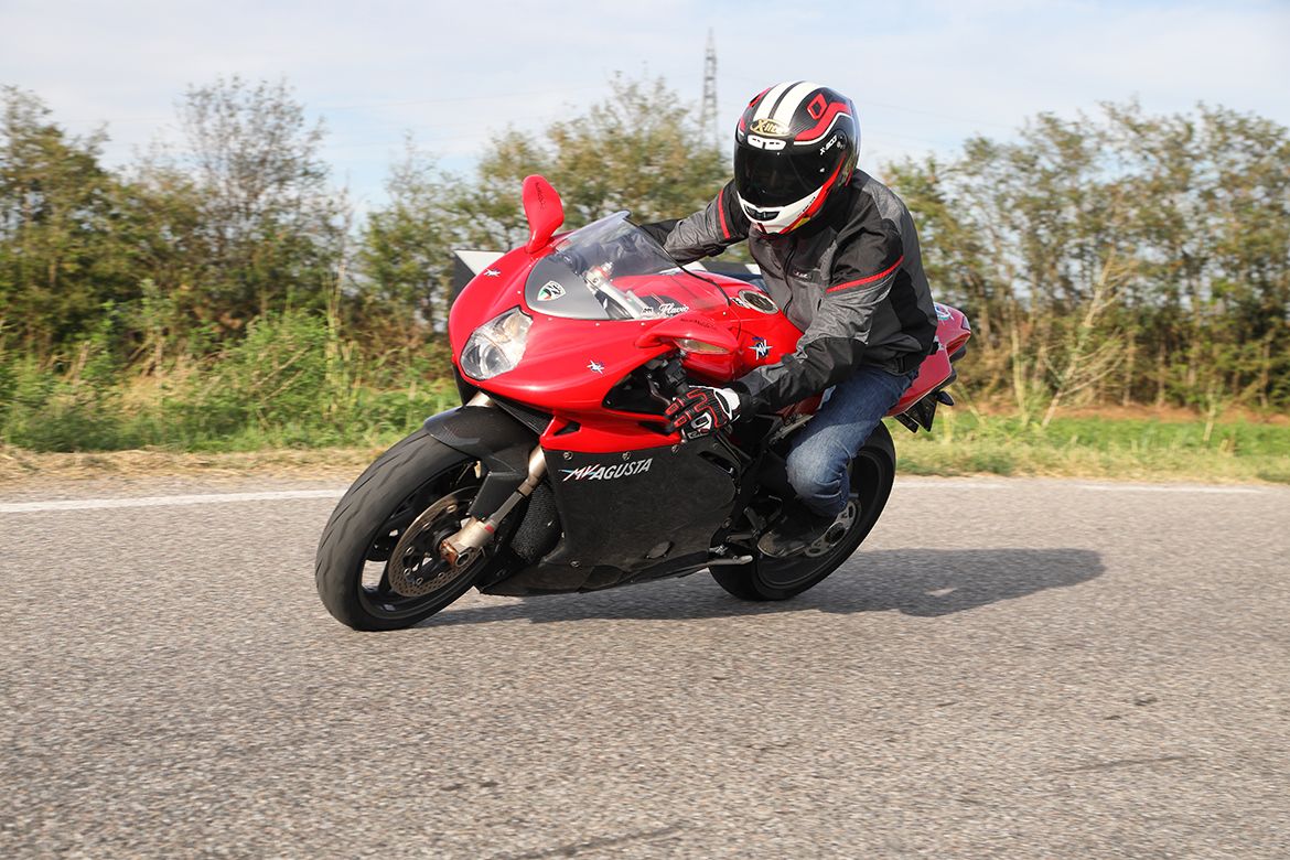 MV Agusta F4 750 9