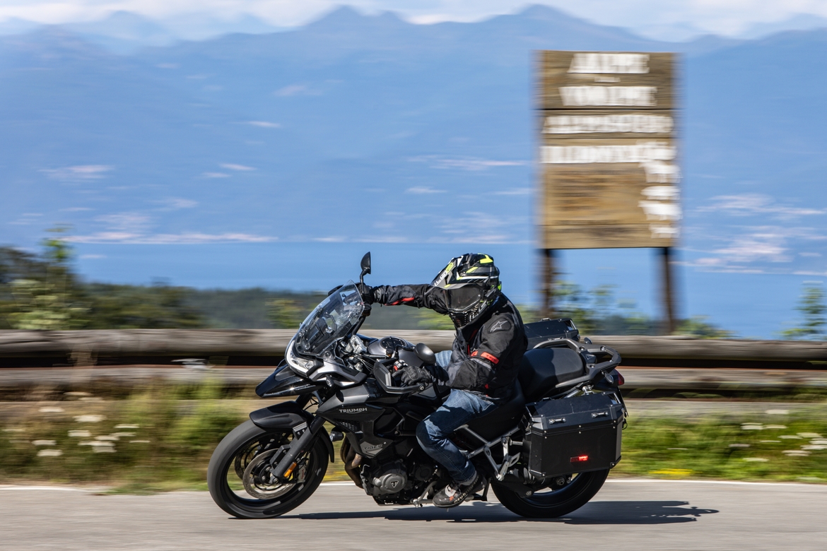 trumph tiger 1200 gt pro