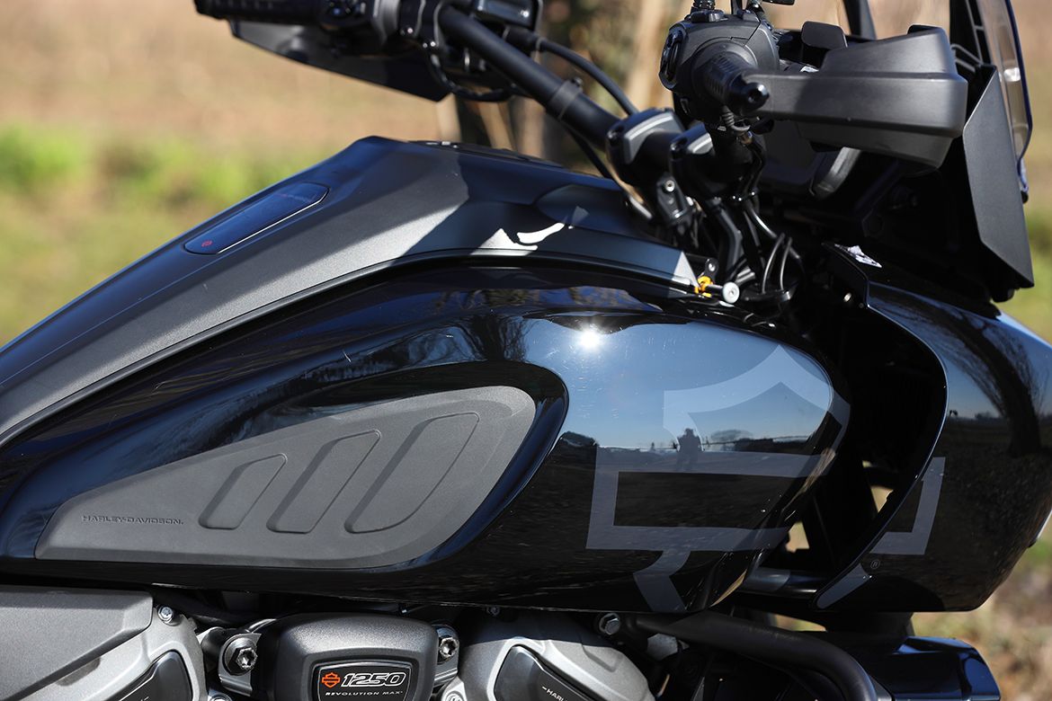 HD Pan America 1250 14