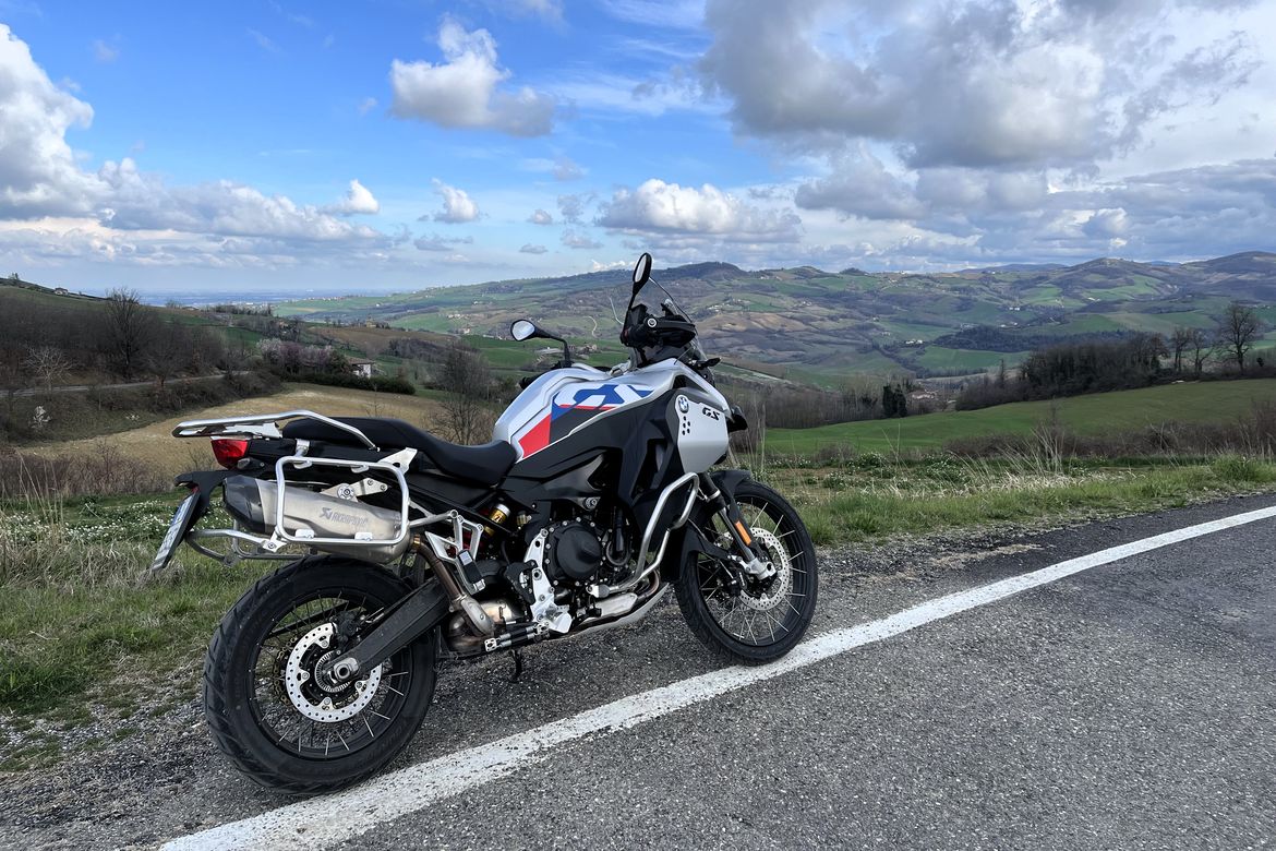 BMW F900GS ADV 2
