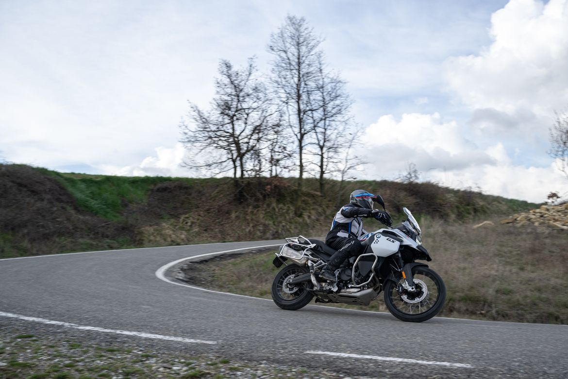BMW F900GS ADV 4