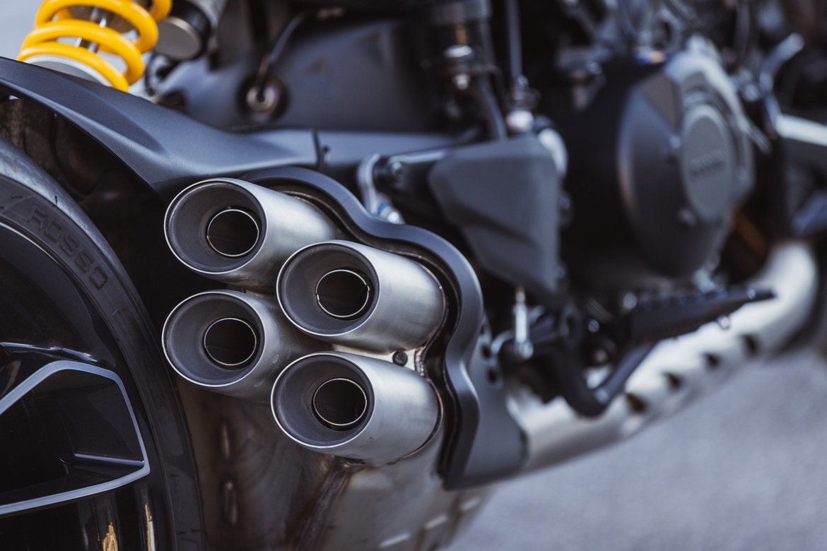 diavel v4