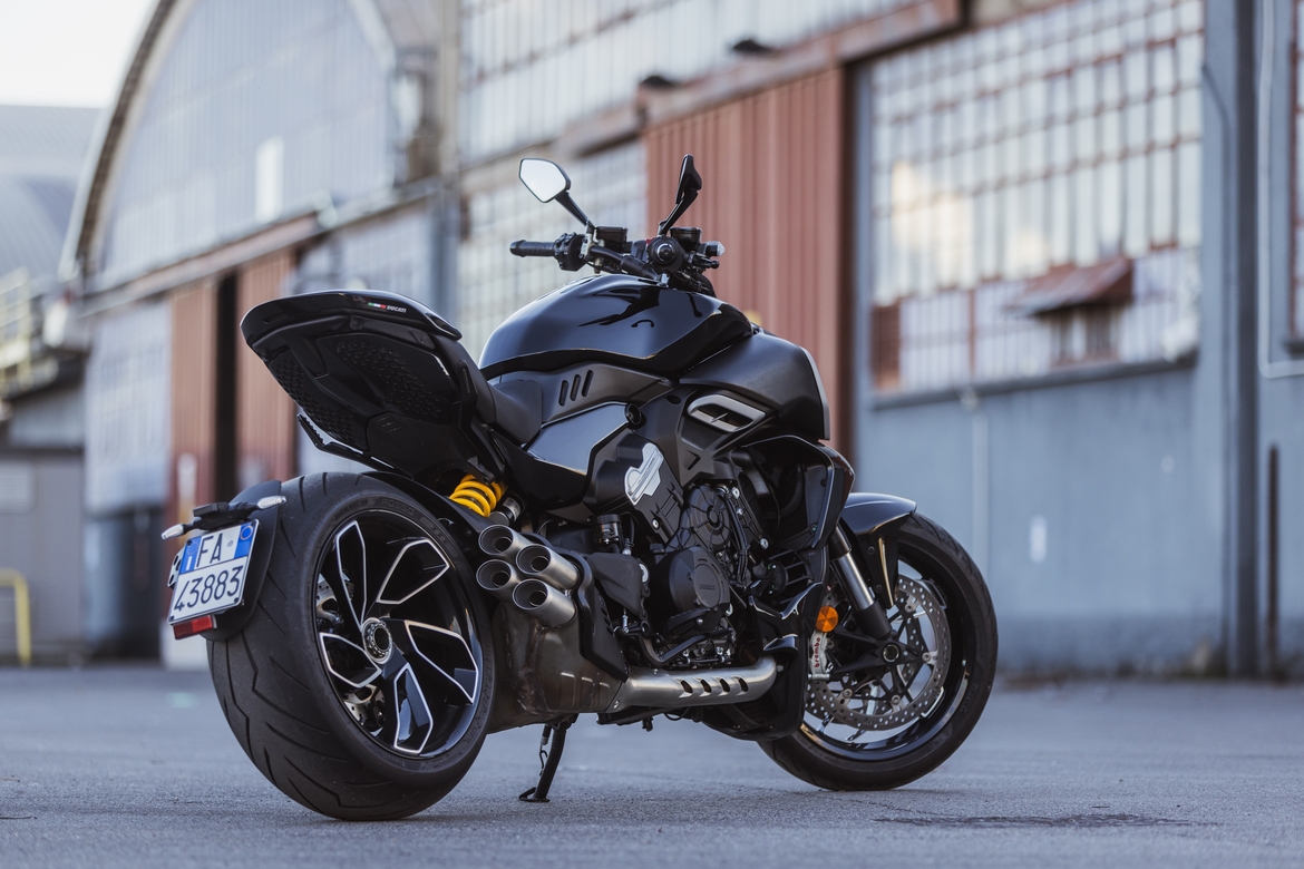 diavel v4 s