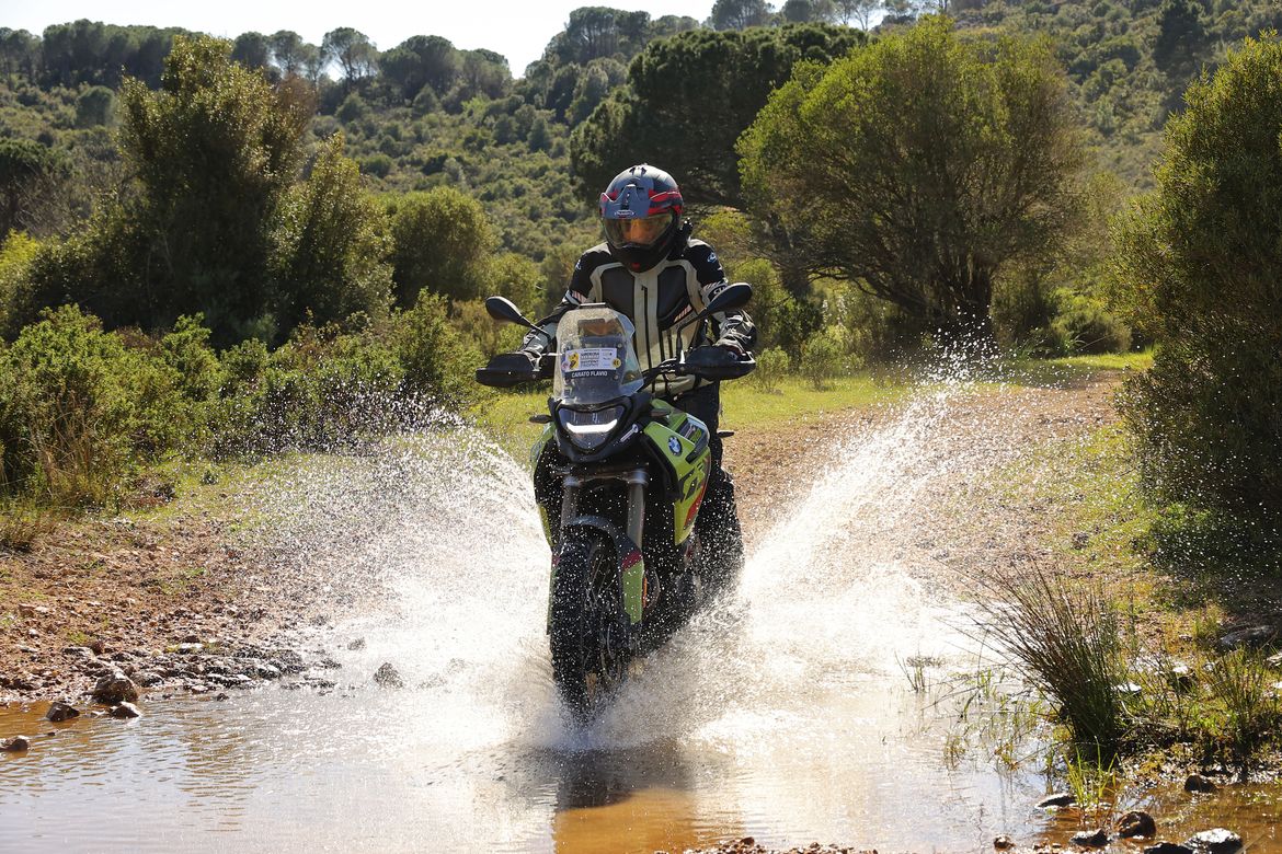 BMW F900GS 4
