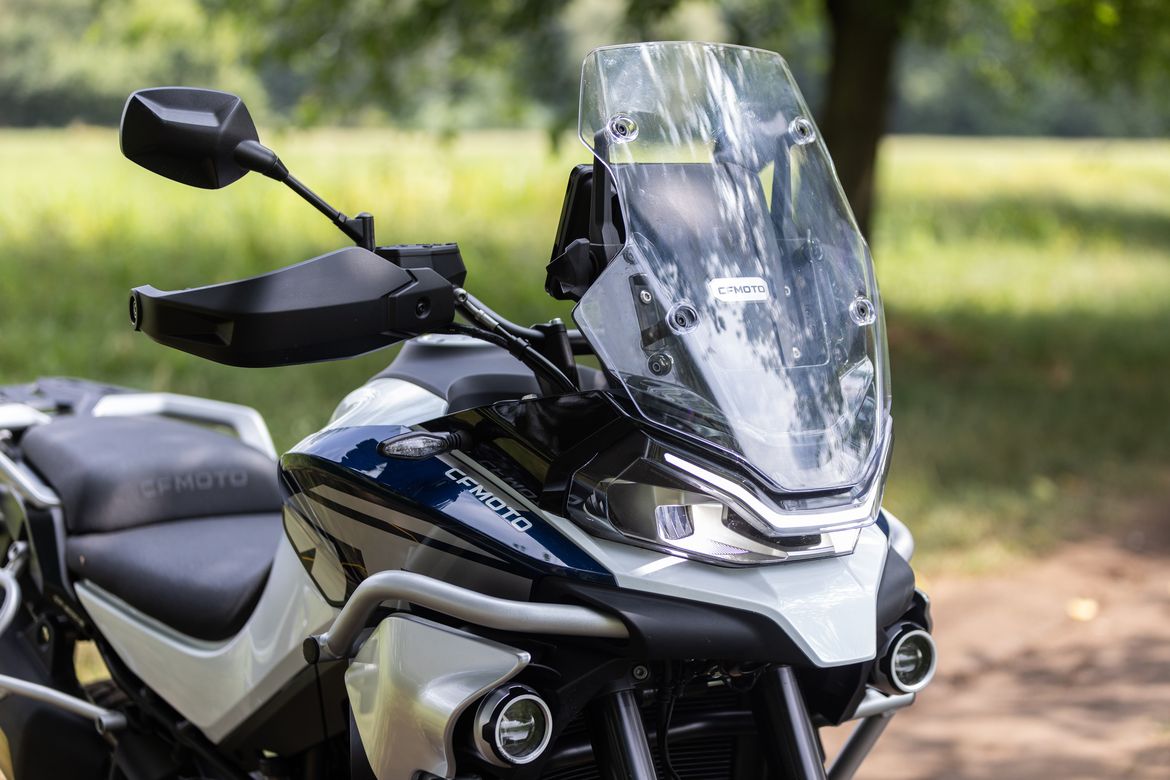 CFMoto 800MT 2 CFMoto 800MT 2