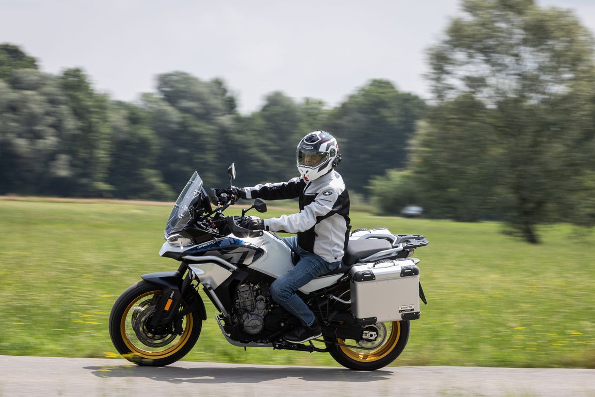 CFMoto 800mt 17 CFMoto 800mt 17