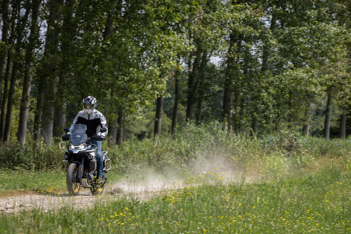 CFMoto 800MT 7 CFMoto 800MT 7