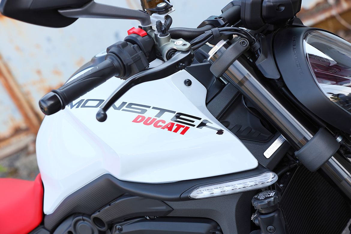 Ducati Monster 937 10