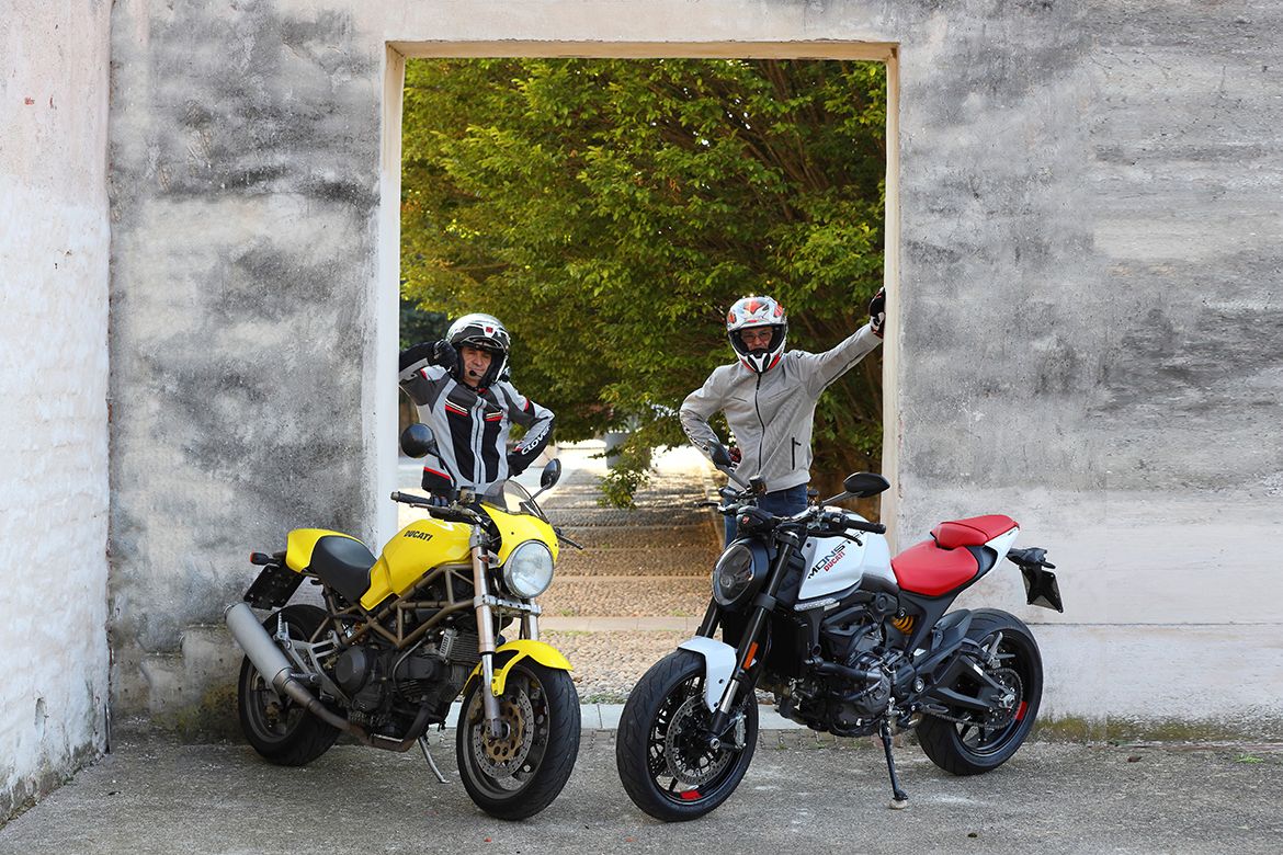 Ducati Monster 937 7