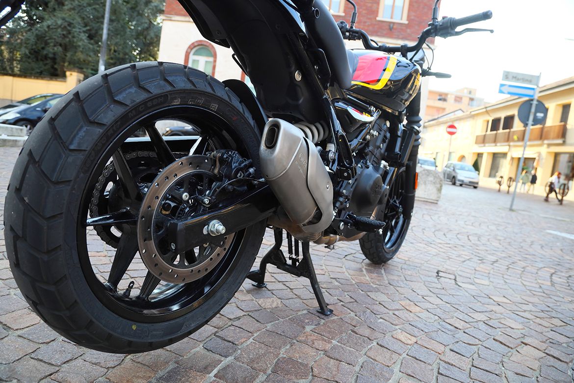 Royal Enfield Guerrilla 450 3