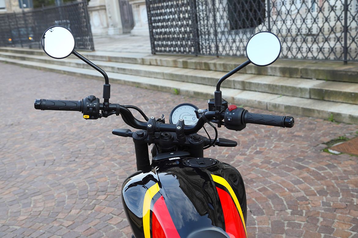 Royal Enfield Guerrilla 450 12