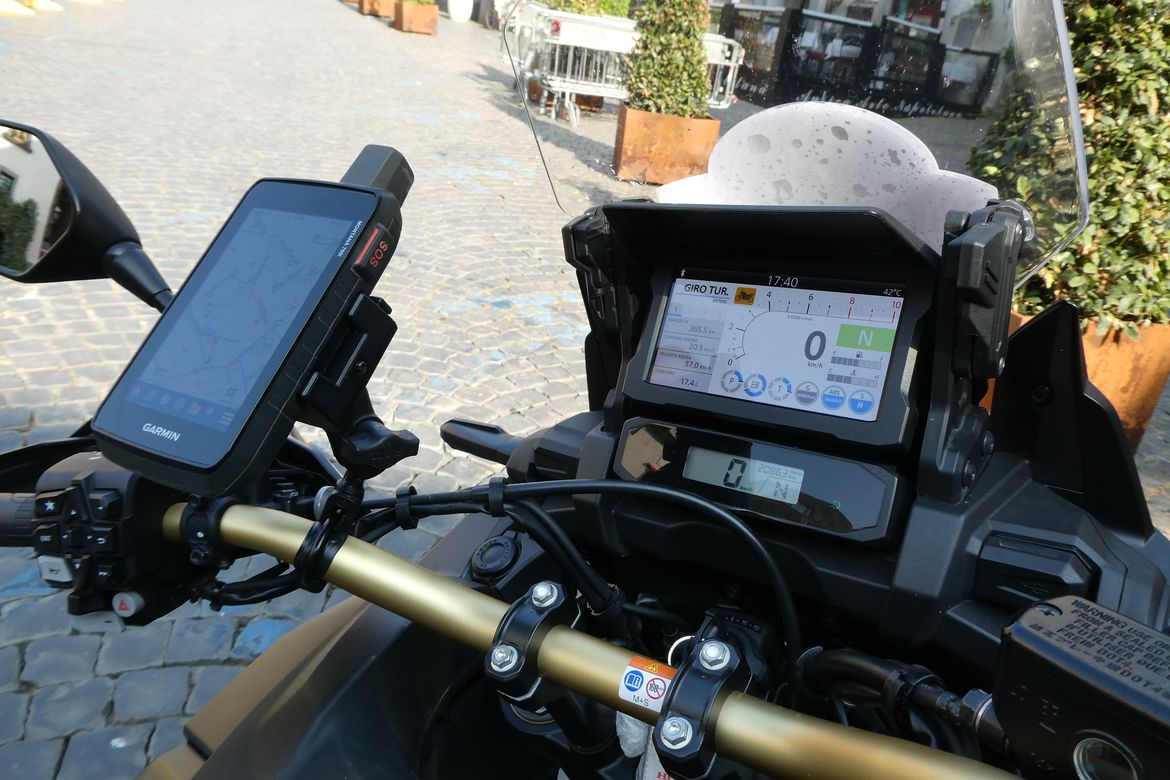 Honda africa twin 1100 dct 2 Honda africa twin 1100 dct 2