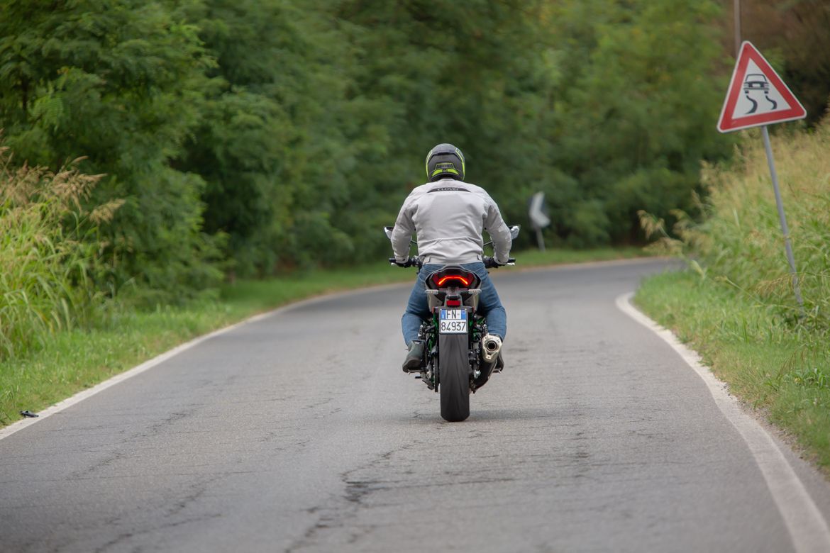 Kawasaki Z900SE 21