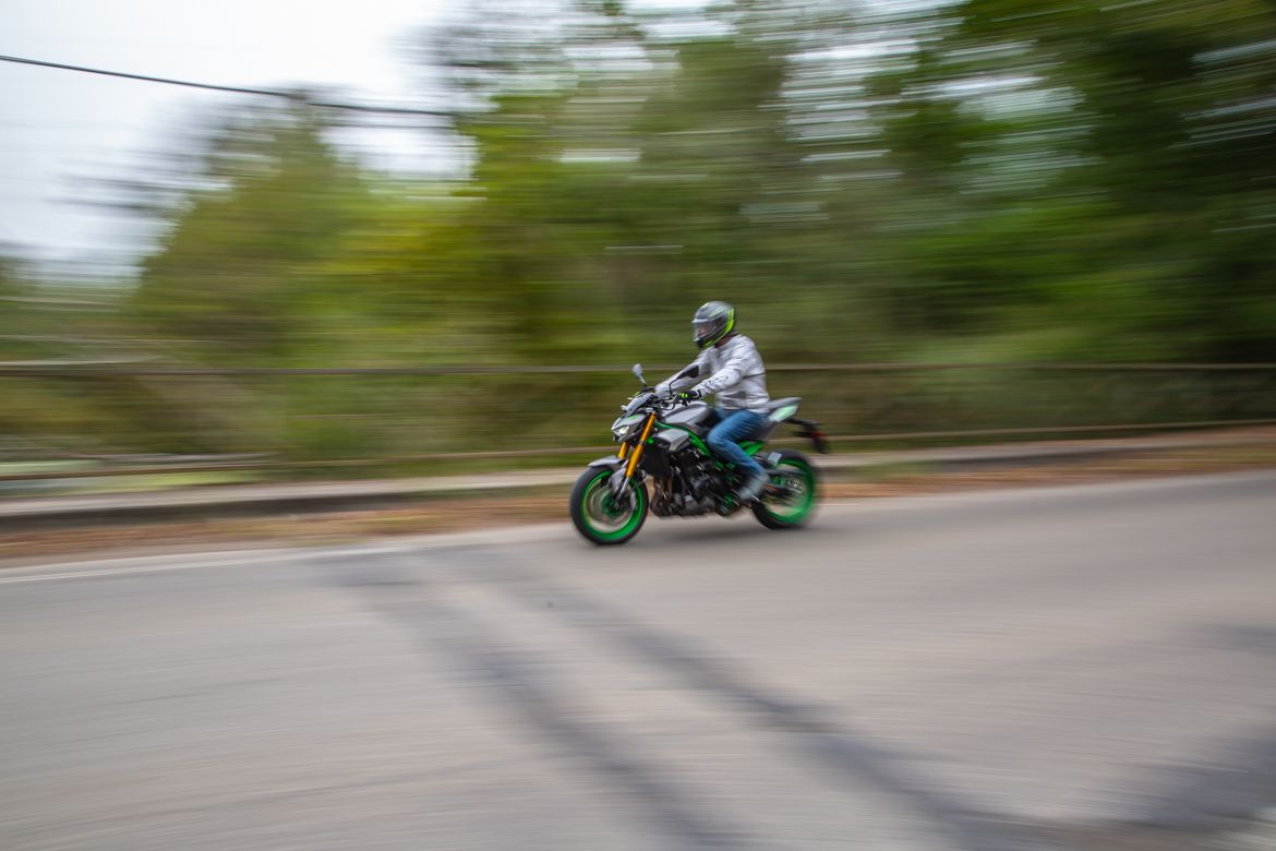 Kawasaki Z900SE 16